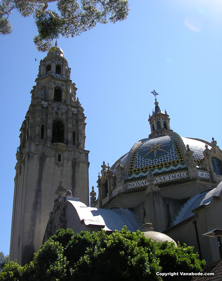 picture of spanish colonial style buildings in balboa park