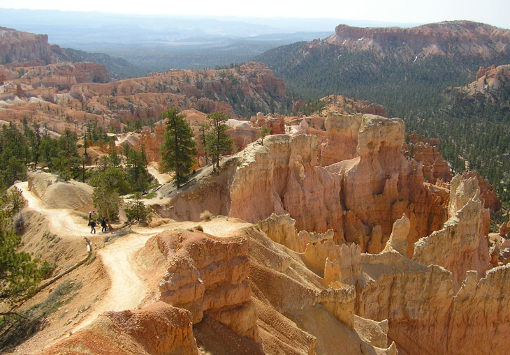 photo of trail in bryce canyon national park