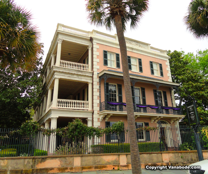 Battery District street mansions