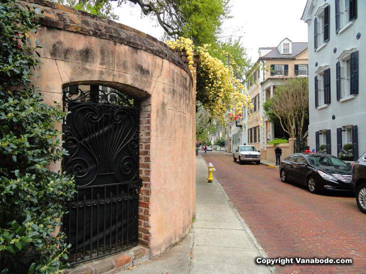 Charleston South Carolina battery district street