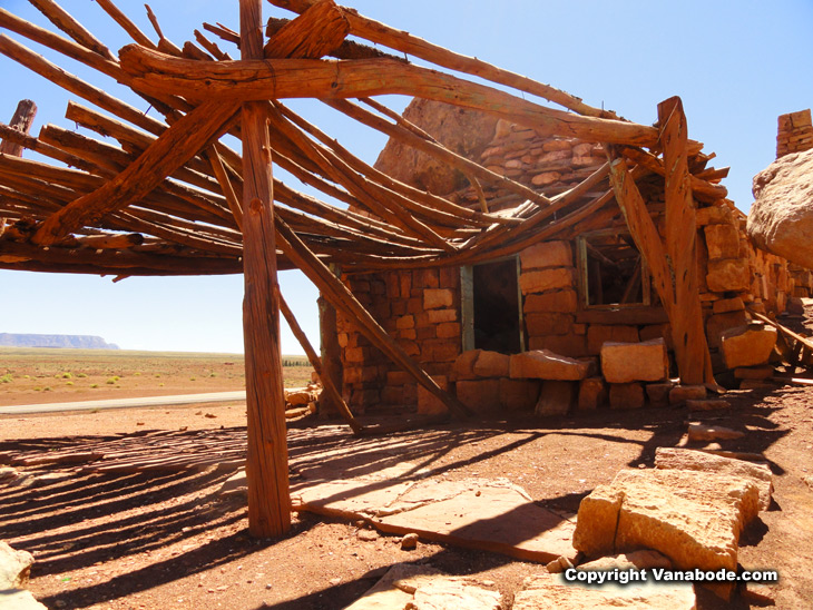 cliffside dwellings western american ruins of american indians