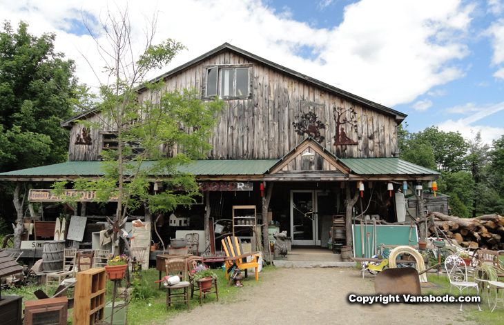 picture of elmers barn in coopers mills maine