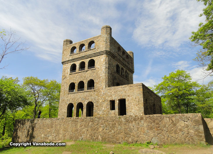 east rock park hamden connecticut at top of mountain