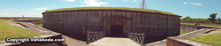 outside-fort-macon-structure