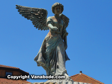lake geneva wisconsin sculpture girl with wings