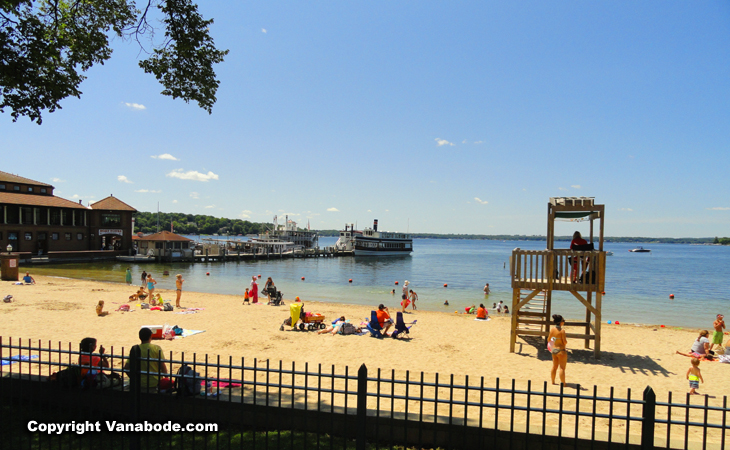 lake geneva wisconsin beachfront area