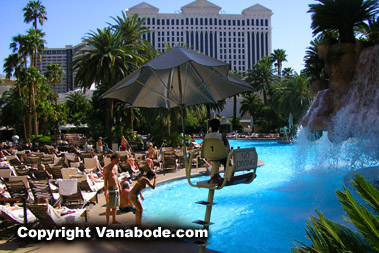 mirage casino in vegas topless pool