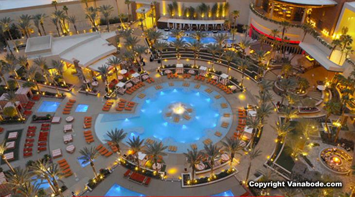 red rock pool fountain picture