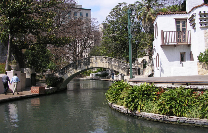 riverwalk san antonio picture